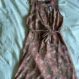 Dusty rose floral dress from RW&CO, size 6